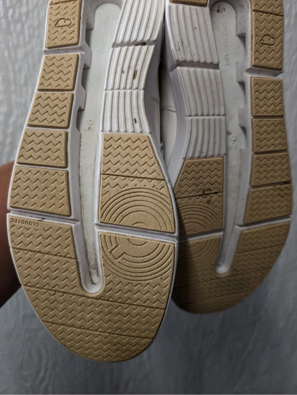 On Cloud The Roger Clubhouse Mid Tennis White Sand Sneakers Shoes Women's 8.5